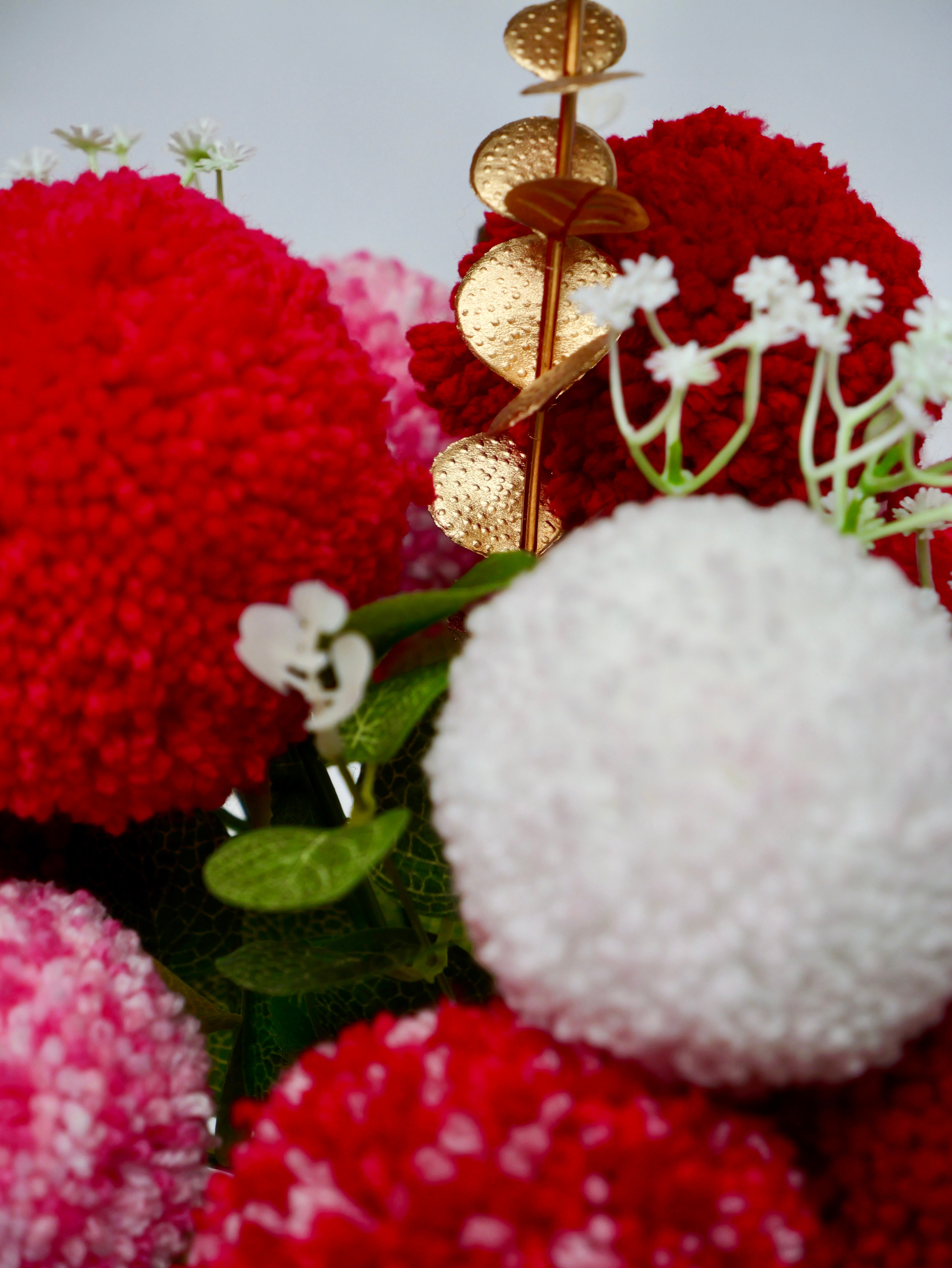 Pom-Pom Gift Bouquet