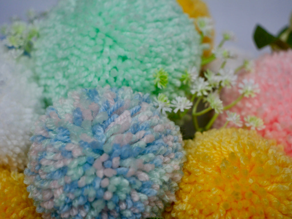 Pom-Pom Gift Bouquet