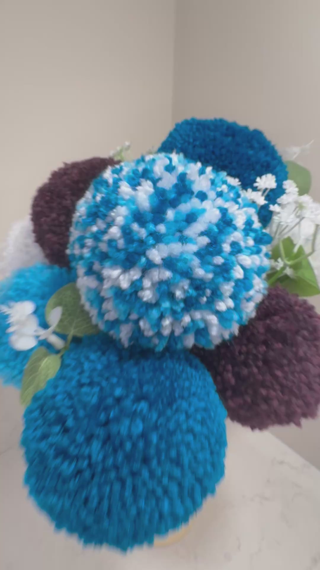 Pom-Pom Gift Bouquet
